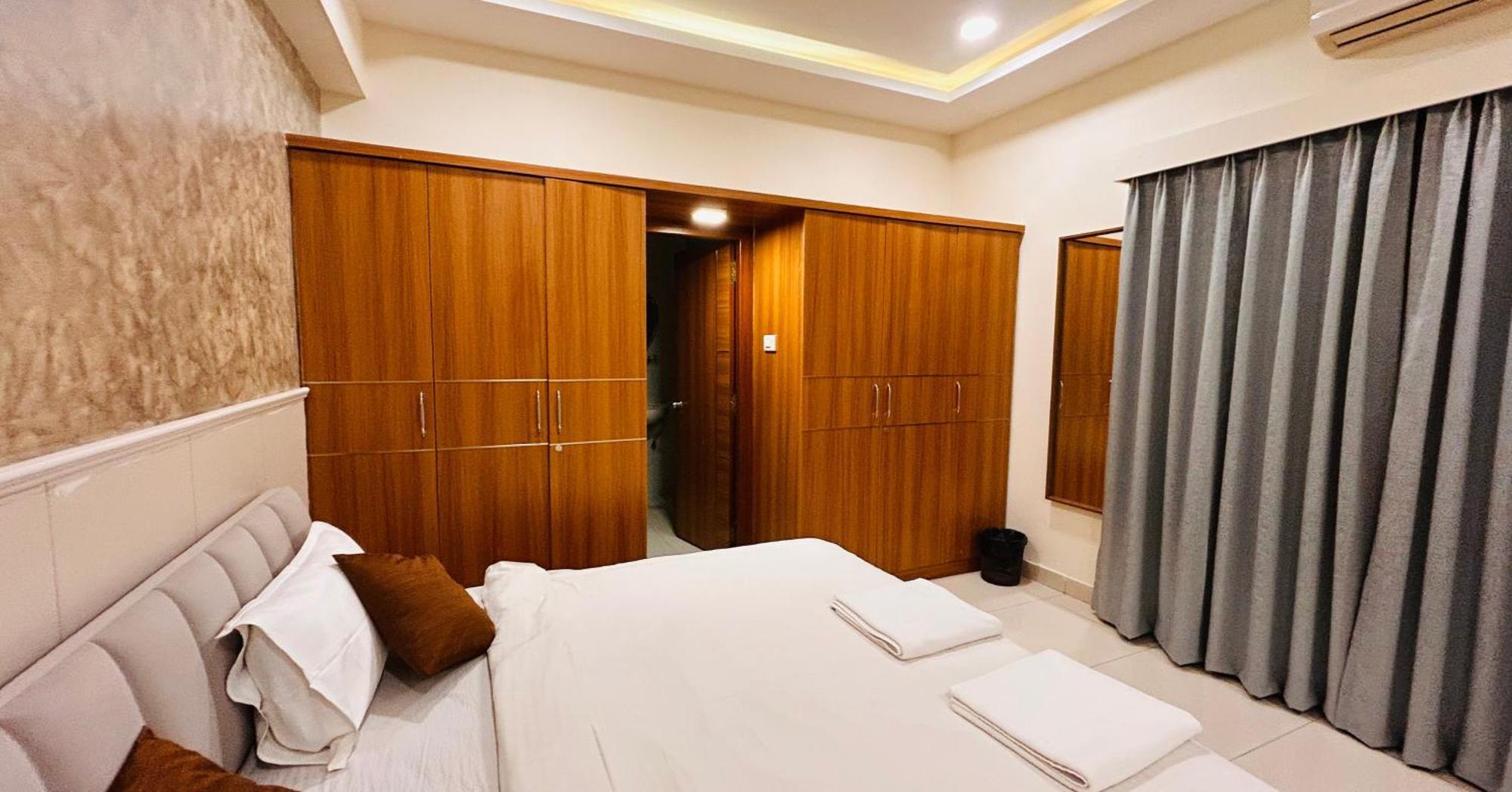 Dcasa Apartment Hotel ไฮเดอราบัด ภายนอก รูปภาพ